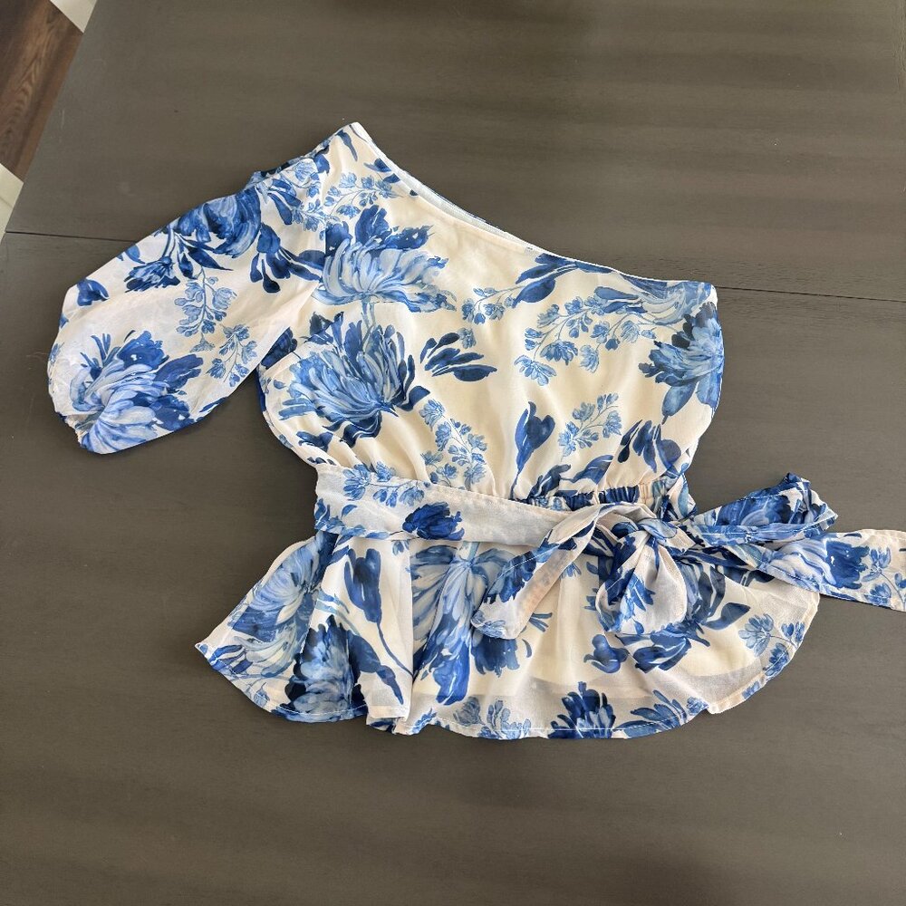 Cream and Blue Floral One Sleeve Top